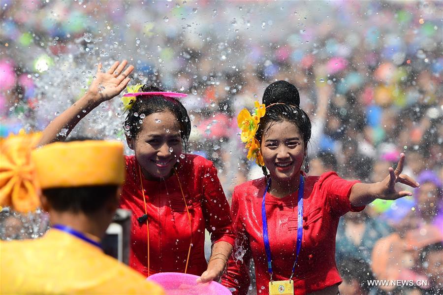 CHINA-YUNNAN-XISHUANGBANNA-WATER SPRINKLING FESTIVAL (CN)