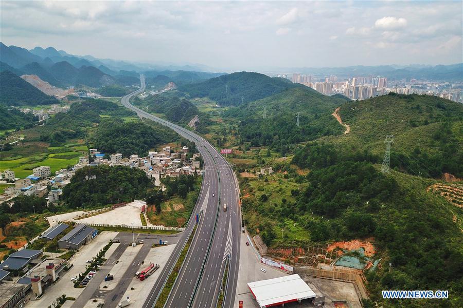 CHINA-GUIZHOU-EXPRESSWAY-VIEW (CN)