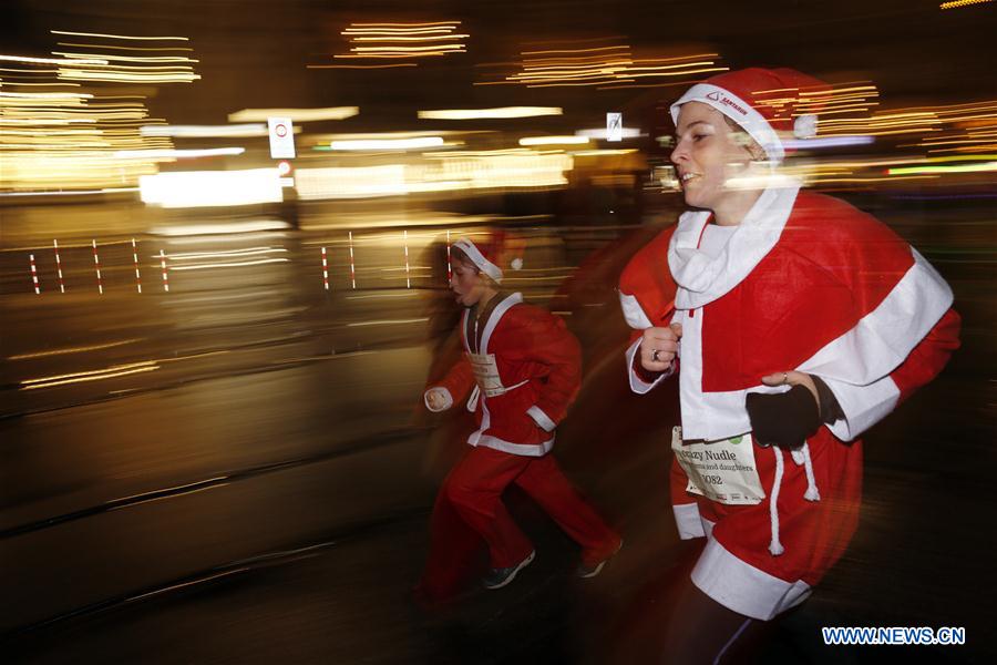 SWITZERLAND-BERN-SANTA RUN