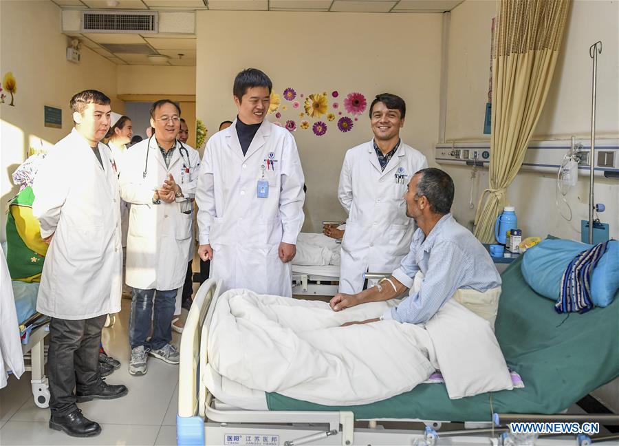 CHINA-XINJIANG-MEDICAL SERVICE (CN)