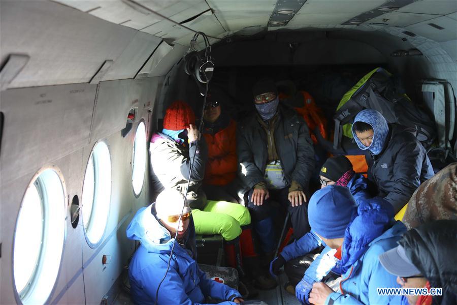 CHINA-XINJIANG-AVALANCHES-RESCUE (CN)