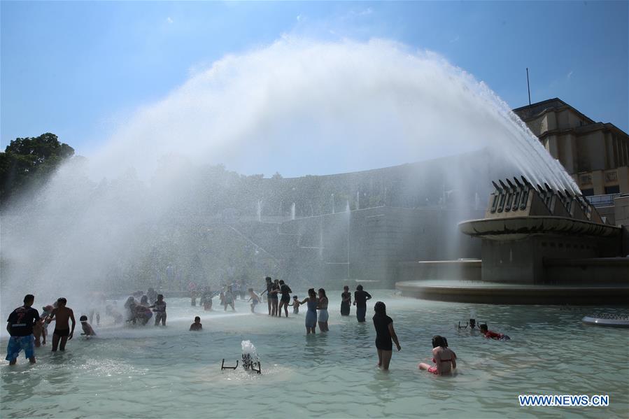 FRANCE-PARIS-HEAT WAVE