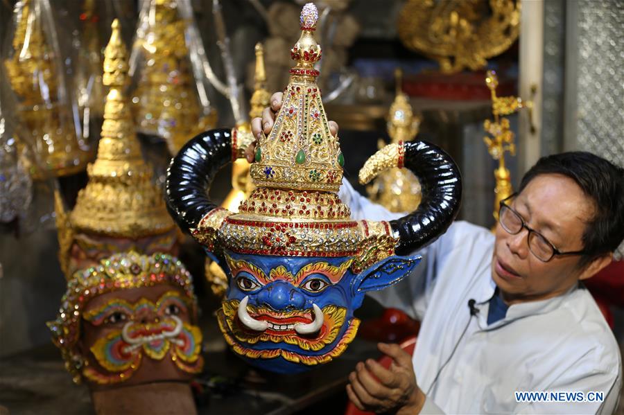 MYANMAR-YANGON-ARTISAN-MASK