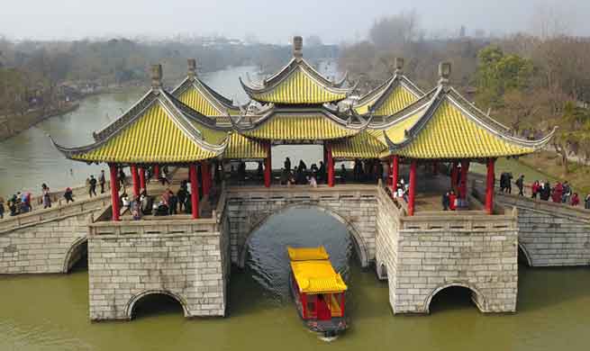 Chinese people enjoy week-long holiday for Spring Festival