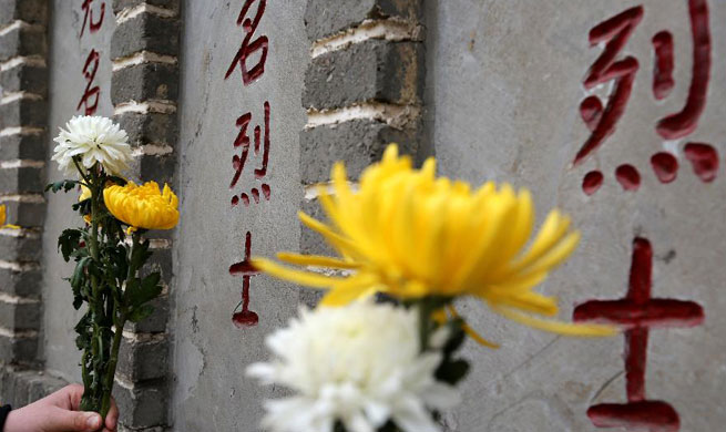 People mourn for martyrs across China ahead of Qingming Festival